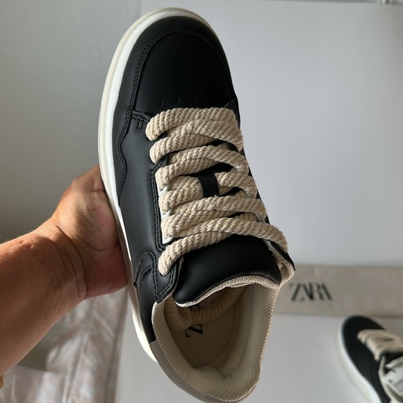 Zara Men’s Chunky Black Sneakers with Cream Laces - Picture 13 of 17